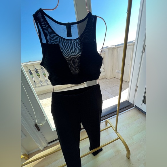 Popcorn two piece black leggings set with scrunch butt - Picture 2 of 4